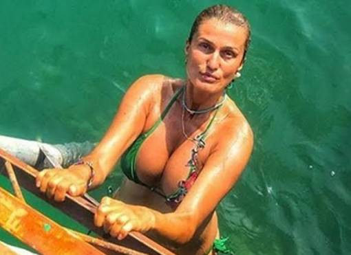 Şöhreti bırakıp doğaya çekilen ünlü manken tarlada çalışmaya başladı - Resim: 17